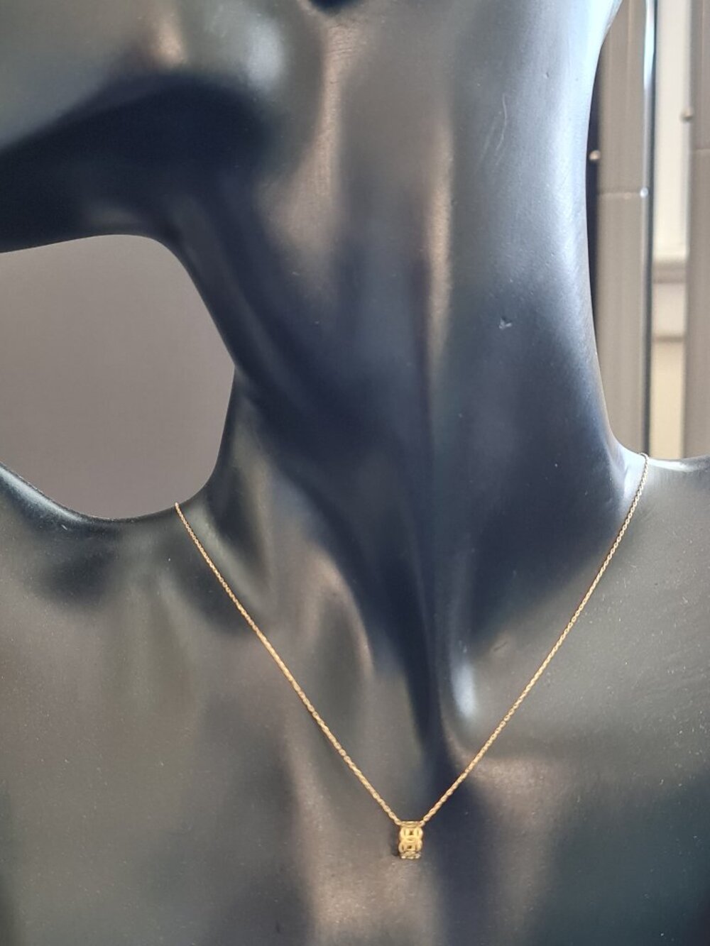 Minimalist chain with cute little pendant K18 Gold